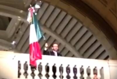 VIDEO: “¡Viva Porfirio Díaz!”, grita embajador de México en Londres