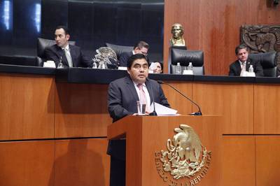Barbosa quiere ser gobernador de Puebla pero hasta 2018