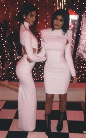 VIDEO: Kylie Jenner y Khloé Kardashian encienden redes sociales con twerking