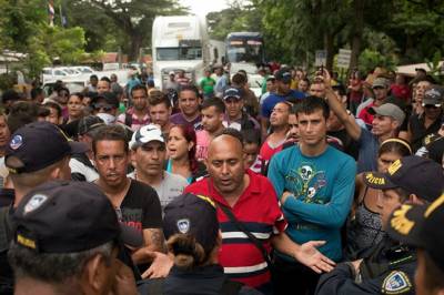 Crisis en Costa Rica por dos mil cubanos varados en la frontera