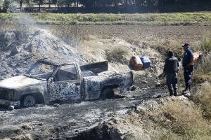 FOTOS: Se incendió camioneta con hidrocarburo robado en Tlalancaleca