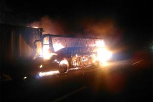 FOTOS: Choque e incendio de tráiler y autobús deja 31 heridos en autopista México-Puebla