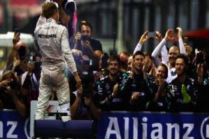 Nico Rosberg se adjudicó el GP de Singapur