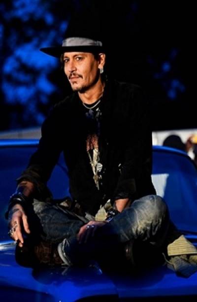 Johnny Depp, acusado de golpear a actor de doblaje