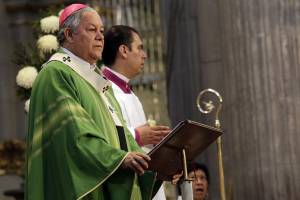 Arzobispo de Puebla deja terapia intermedia tras operación de vesícula