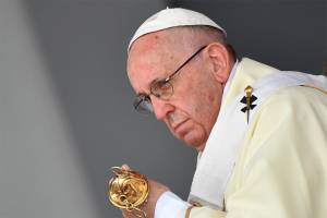 VIDEO: Papa Francisco reza por las víctimas del sismo en México