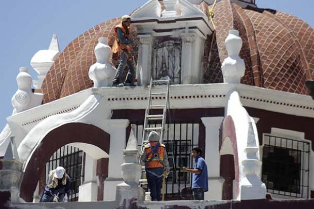 A casi un año del sismo, reconstrucción de templos continúa en Puebla