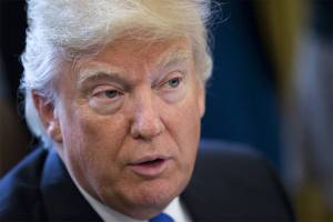 Trump apoya plan para reducir a la mitad la migración ilegal