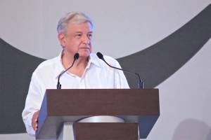 AMLO confirma asistencia a tres debates del INE
