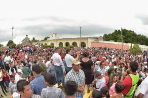 Reconstrucción antes de la elección, promete Peña en Oaxaca