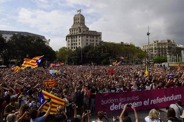 Miles marcharon en Barcelona contra la violencia policial
