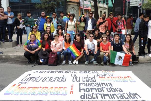 Estudiantes de la BUAP festejan Día Internacional de la Diversidad Sexual