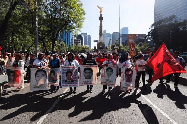 Tribunal ordena reponer la investigación del caso Ayotzinapa