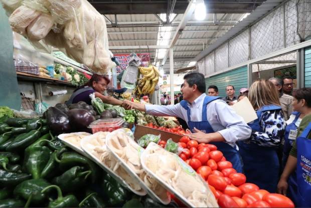 Eduardo Rivera destinará 65 mdp a mercados de la ciudad