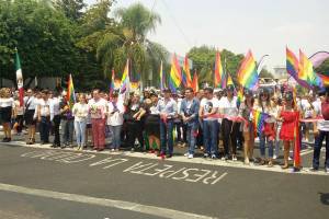 Gobernador de Jalisco se une a la marcha gay de Guadalajara