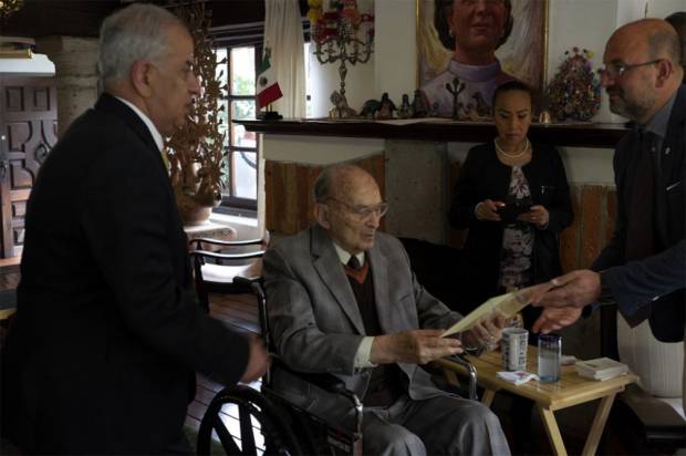 Hospitalizan al ex presidente Luis Echeverría Álvarez