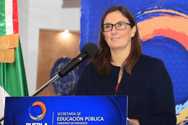 Senado elige a titular de la SEP Puebla como integrante del INEE