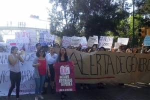 Ibero Puebla condena intento de violación de alumna; cierran el bulevar del Niño Poblano