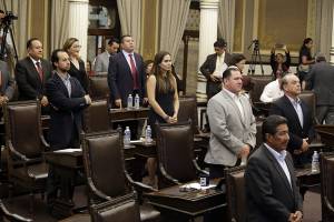 Congreso de Puebla aprueba gas pimienta y pistolas electroshock para defensa personal