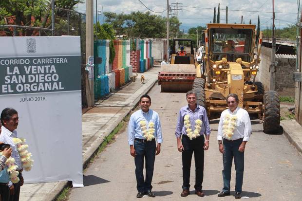 Rehabilitan la carretera La Venta- El Organal en Huaquechula