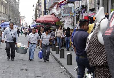 Ambulantes desbordados en el centro de Puebla; Segom: el lunes no habrá tolerancia