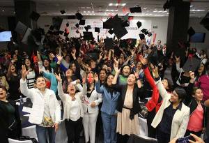 Docentes de preescolar de Puebla obtienen Diplomado Internacional en Liderazgo