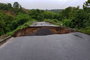 FOTOS: “Katia” incomunica a tres municipios de Puebla; hay 11 caminos afectados