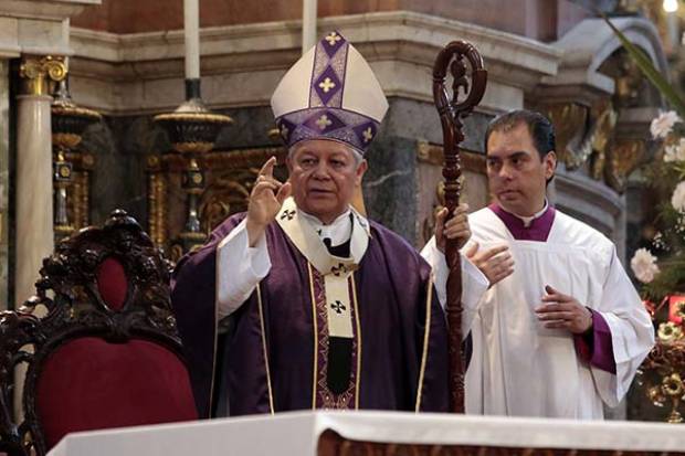 Arzobispo de Puebla confía en que AMLO dará buenos resultados
