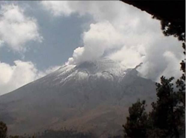 Aumentan exhalaciones del Popocatépetl; alerta volcánica continúa en fase dos