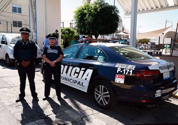 Luis Banck entrega patrulla equipada a vecinos de San Baltazar Campeche