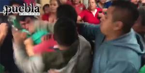 Se disputan a golpes Sindicato del IMSS en Puebla