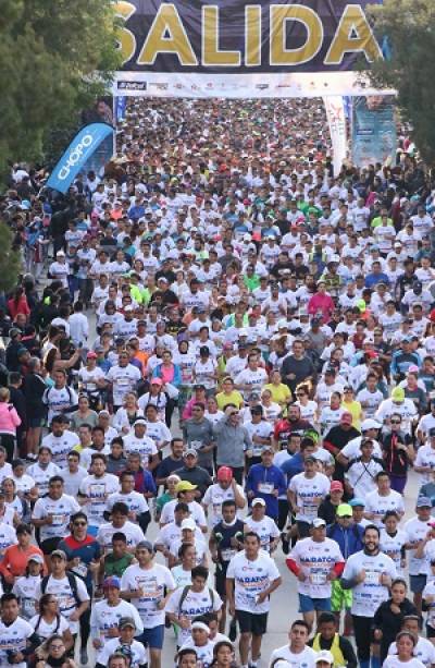 Corredores africanos se llevaron el Maratón de Puebla 2018