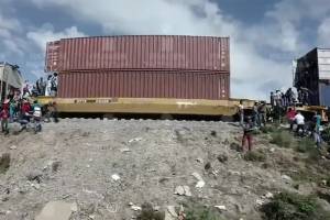 VIDEO: Más de 100 personas vacían un tren en San Antonio Soledad, Puebla