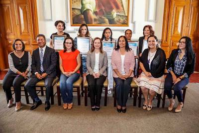 Susana Angulo de Banck reconoce a mujeres emprendedoras de Puebla capital