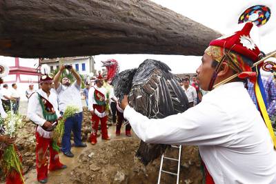 Voladores de Cuetzalan y el milenario ritual del tronco
