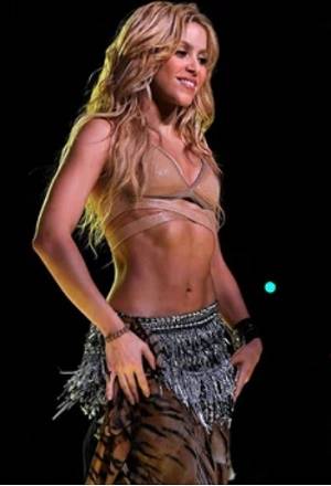 Shakira será operada en EU para recuperar su voz