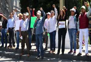 Revuelta en Morena Puebla: AMLO sí, Barbosa no