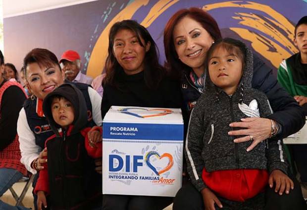 Dinorah López de Gali encabeza gira de trabajo en Santiago Miahuatlán