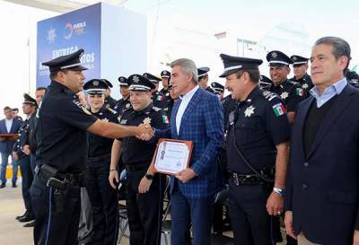 Gali y Castilla reconocen a elementos de la Policía Federal de Puebla