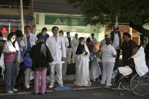 FOTOS: Hospitales del IMSS e ISSSTE fueron evacuados por sismo