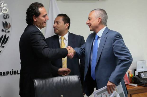 Fiscal de Puebla sesionó en la PGR como representante de la Zona Centro