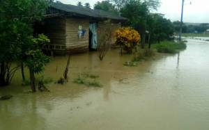 Se desborda río Pantepec; 20 viviendas afectadas