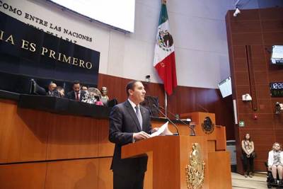 Moreno Valle presenta iniciativa para alcanzar un Parlamento Abierto