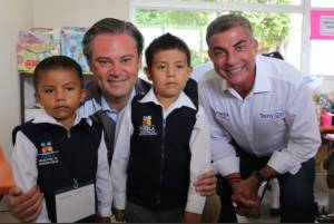 Nuño y Gali anuncian mil 900 mdp para rehabilitar escuelas en Puebla