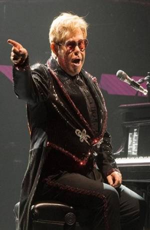 Elton John inicia gira del adiós de los escenarios