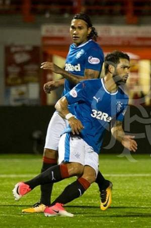 Gullit y Lalo Herrera participaron en triunfo del Rangers en Escocia