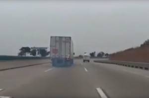 VIDEO: Tráiler se queda sin frenos en la autopista México-Puebla