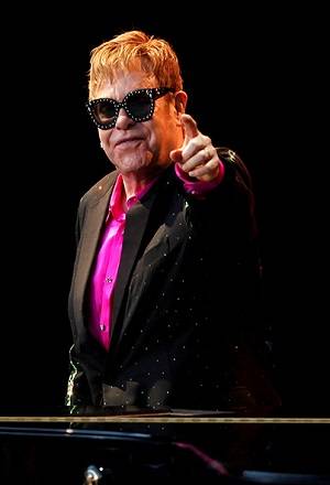 Elton John dice adiós a cinco décadas de giras