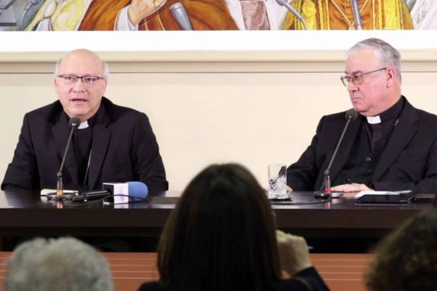 Todos los obispos de Chile renuncian por abusos sexuales
