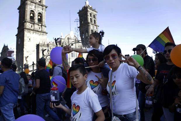 Suprema Corte discute legalización de matrimonios gay en Puebla